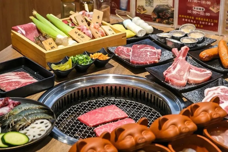 台中市北屯區「築崎燒串放題」$1088擁有70種肉品、串燒、海鮮及甜品吃到飽