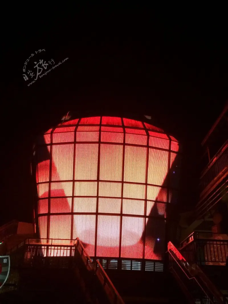 與貓兒慢遊鐵道老街,體驗電子天燈祈福 ~菁桐老街,波麗士天燈