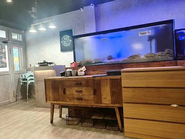 “三重國小捷運站鍋物美食推薦-海牧鍋物”吃飽喝足的海鮮漁夫鍋