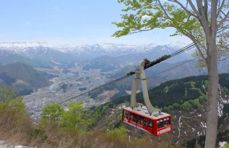 日本三段紅葉奇景現身湯澤高原，東京70分鐘可直達，11月9日前的限定美景，快衝一波。