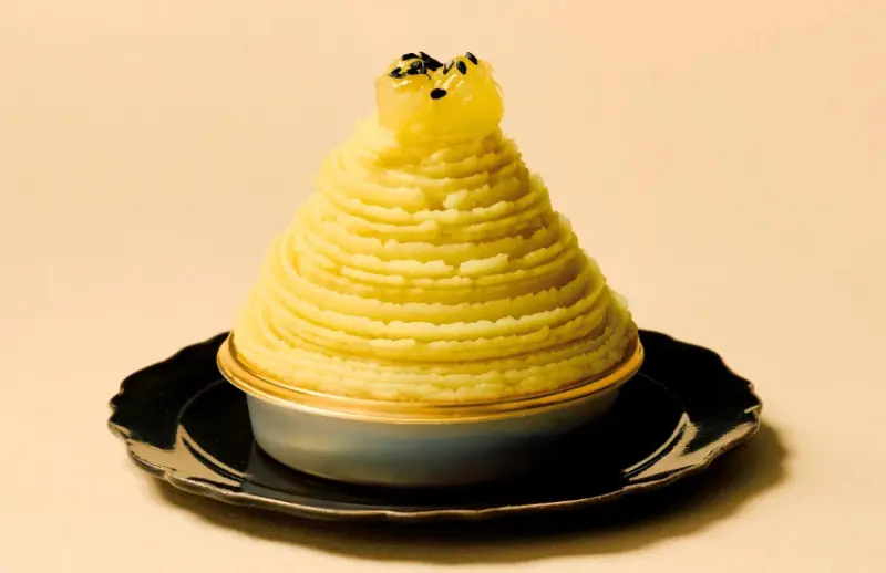 JR品川車站「ecute品川」舉辦秋季水果地瓜祭，西洋梨蘋果、地瓜杯裝甜點、蘋果地瓜焙茶布丁蒙布朗、蘋果地瓜麻糬等應有盡有。