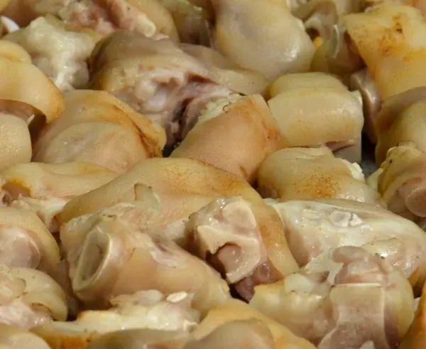 不加醬油的滷豬腳就在【西井村蜂蜜滷味】