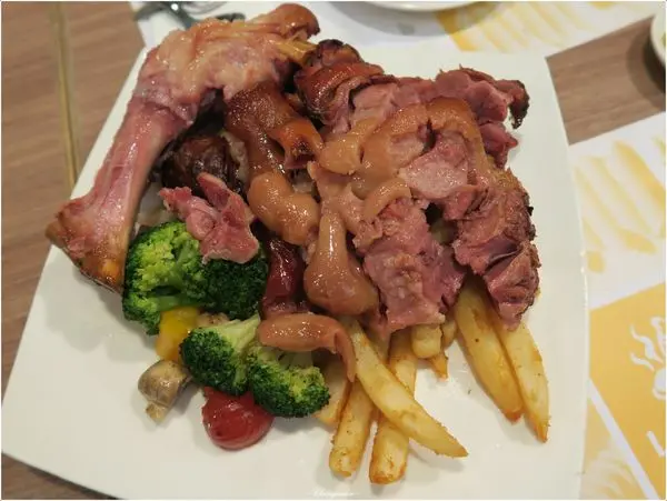 台北 天母 LA PASTA 天母店~歷久不衰人氣平價義大利麵        
      