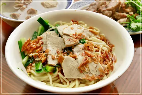 【苗栗】賴新魁麵館。與美女服務生的重逢