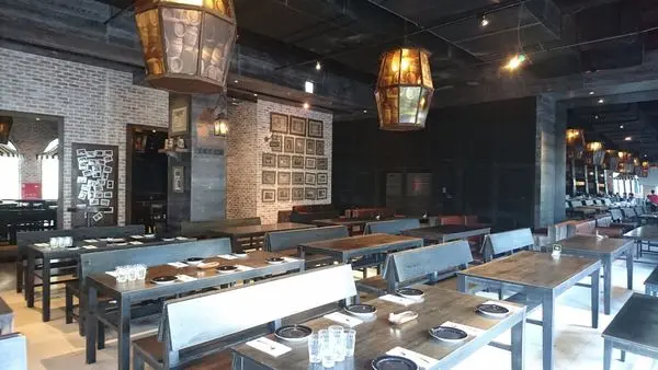 【台中】金色三麥 啤酒、美食、酒桶座椅