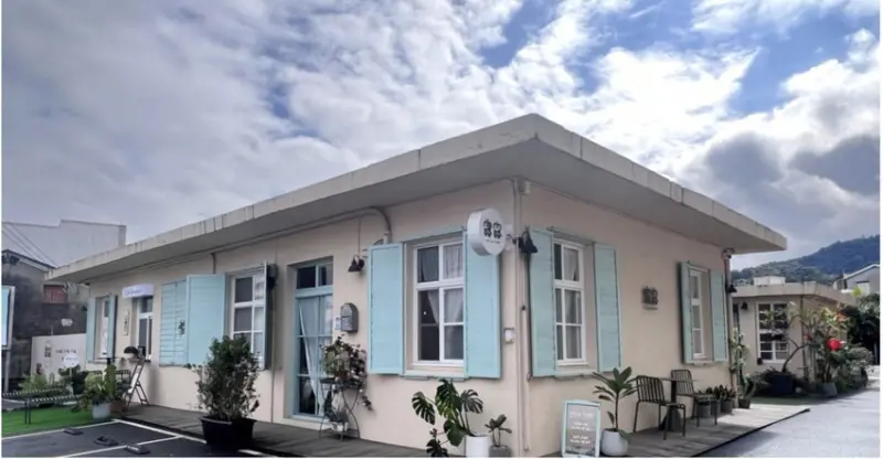 宜蘭三星咖啡廳推薦！露露咖啡Lulü Coffee舊宿舍老宅咖啡，超好拍寵物友善秘境！
