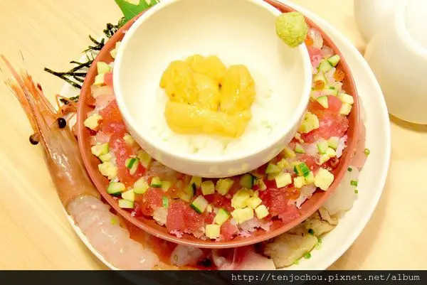 花花，甲飽沒【台北食記】IRORI 超澎湃散壽司三重奏 搭配甲州葡萄酒超對味 東區日本料理生魚片丼飯推薦