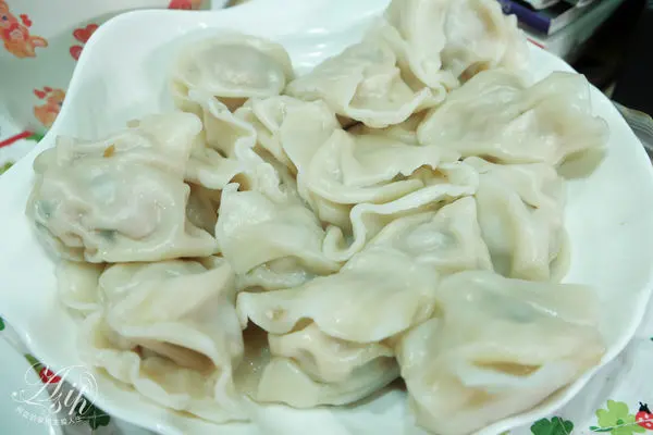 南港美食-南港北大荒水餃店-主推大顆水餃!大食怪推薦!除了水餃!滷味也是大推阿!內有購買攻略分享