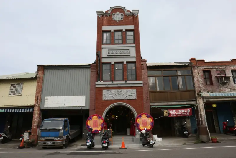 ❤️苗栗苑裡咖啡館❤️「啡常美好」：苗栗苑裡迎新地標，掀文創休憩風潮！早午餐/超chill的放空喝咖啡囉！