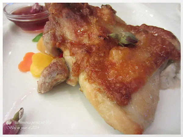 『呷』「捷運市政府站」☆ 阪急百貨 美人塾cafe ☆ 根據營養調配的美人套餐