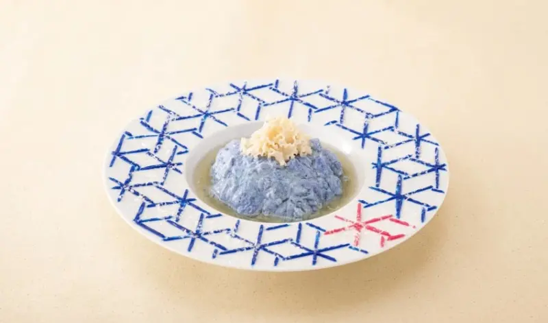 如果浮世繪大師葛飾北齋開食堂會怎樣？北齋展聯動主題咖啡廳登場，CREATIVE MUSEUM TOKYO CAFE「北齋食堂」期間限定營業。