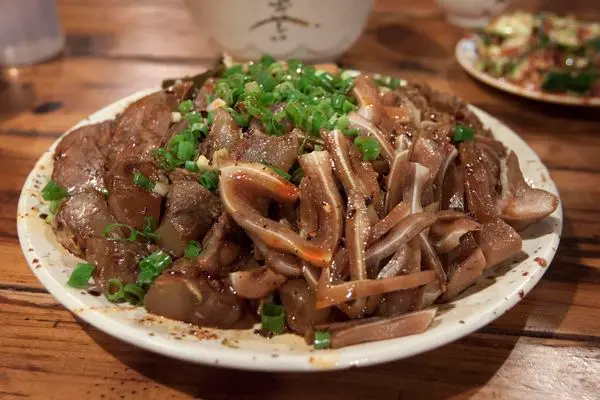 北平龍門客棧餃子館，不敵強大滷味軍團的水餃兵