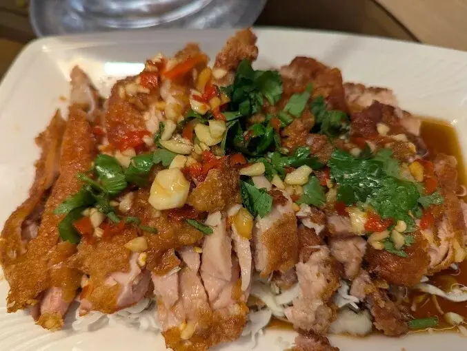 ［台北泰式］內湖區港墘站「宏泰泰式料理」超濃醇香好好味的泰式咖喱蝦/道道下飯價格平實/闆娘熱情服務親切/附菜單