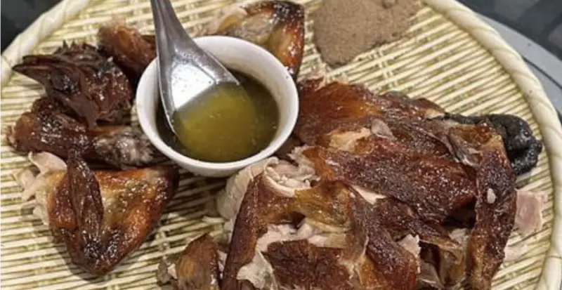 嘉義中埔蔡大頭甕烤雞！阿里山下人氣合菜，皮薄肉嫩汁多必訪～