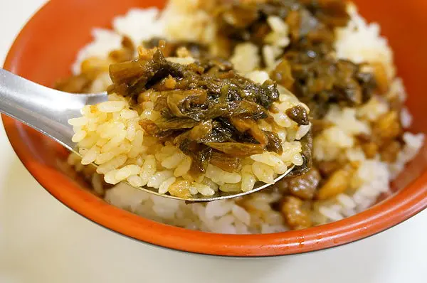 【新竹．美食推薦】秋子阿嬤的廚房-古早味梅菜肉燥飯/滷肉飯雙殺