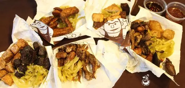 【台中北區。美食】健美先生激炸滷味 // 先滷後炸，再刷上獨門辣醬，傳承二十年的滷Sir