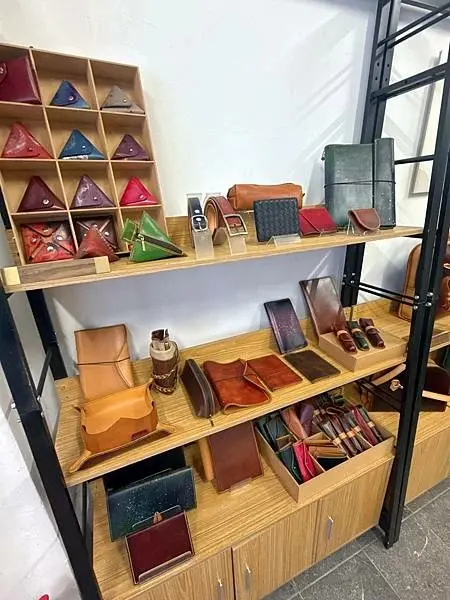 「手作課建薦」情侶推薦 新北投景點 中心新村，東千里革製間皮