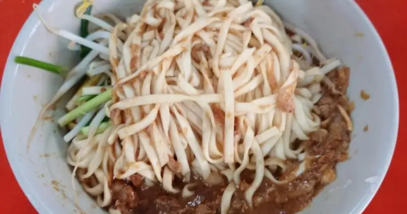 在地人激推！屏東內埔老街榕樹下麵店，祖傳客家麵、花生豆腐超人氣