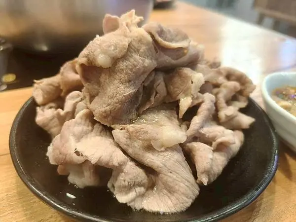 “三重國小捷運站鍋物美食推薦-海牧鍋物”吃飽喝足的海鮮漁夫鍋