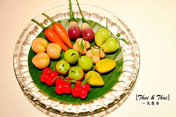 [小巨蛋美食] Thai & Thai泰式餐廳東方文華-集華麗與驚喜於一身的美味！七彩椰子綠豆糕，讓人少女心大爆發！ 台北泰式餐廳/小巨蛋泰式餐廳/南京復興站美食推薦