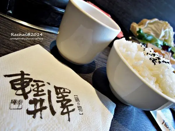 台南安平區＊輕井澤鍋物(中華西路店)～彷彿進了博物館用餐的鍋物店