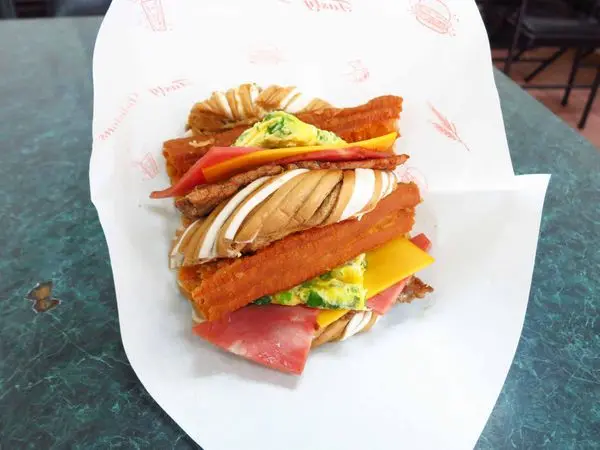 【板橋美食】太和豆漿-中式早餐巨無霸漢堡