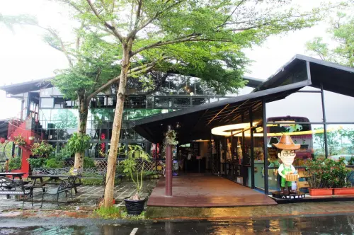 【宜蘭員山 | 景觀餐廳】坐享宜人景緻的景觀合菜餐廳☞八甲休閒魚場