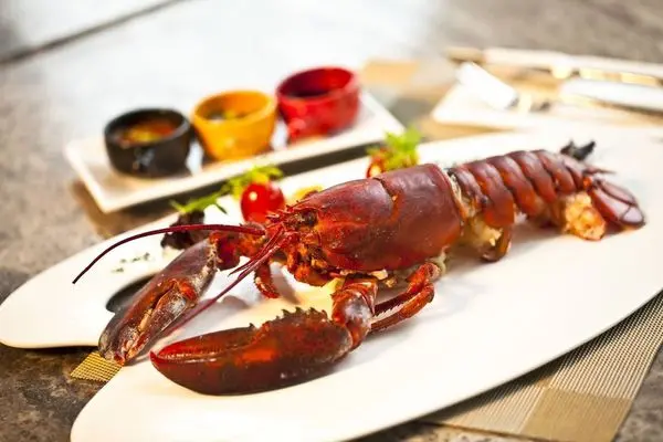 台中美食~星享道凱文廚房的龍蝦套餐 加拿大活龍蝦+牛排+法式Buffet才999元還免服務費