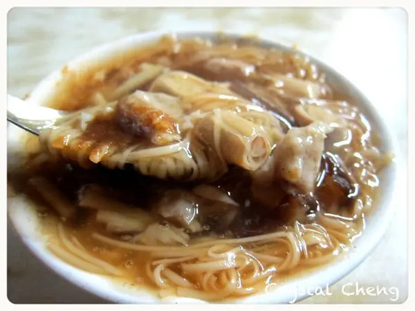 【台北美食推薦】同安街麵線羹 好多料又好夠味 臭豆腐也是大推！！(古亭捷運站 古亭美食 小吃）