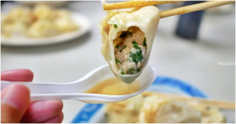 羅東正常鮮肉小籠湯包，嚴選三星蔥薄皮爆汁，蔥香濃郁，當日現點現做～