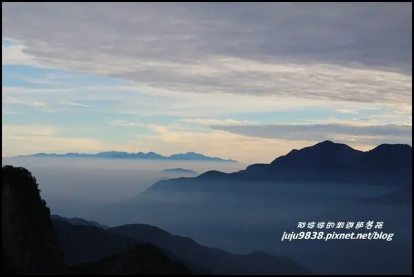 嘉義。阿里山看日出賞雲海。祝山觀日步道。櫻之道空中廊道
