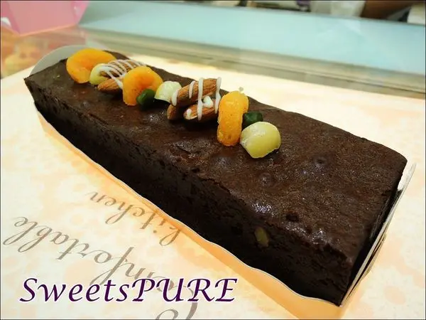 【台中│南屯】SweetsPURE 。冰冰涼涼的鍾情提拉實在太美味！