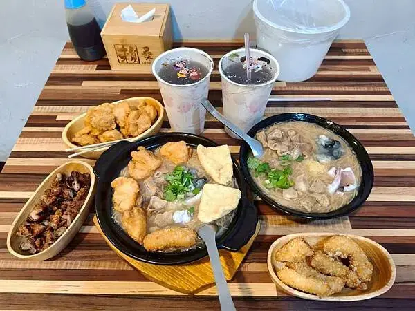 捷運中和站親民美食“賴桑透抽蚵仔麵線-中和店” 超滿足大爆滿