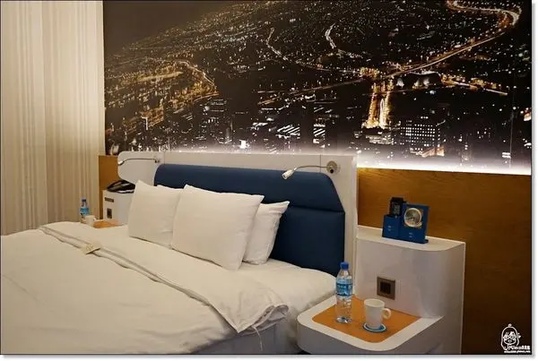 『台中。西區』 頭等艙飯店．Airline Inn-廣三SOGO百貨後方，鄰近勤美綠園道，位於鬧區市中心的時尚頭等艙飯店，以機艙為主題設計，房間寬敞又舒適還附有停車場。