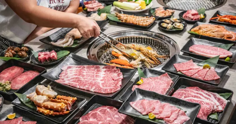 台北燒肉吃到飽推薦！三柒燒肉大安敦化店CP值爆表，A5和牛、松葉蟹無限吃。