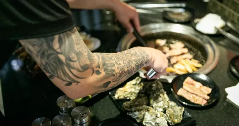 桃園中壢燒肉吃到飽推薦-胖肚肚燒肉吃到飽！台北平價燒肉吃到飽開在中壢夜市附近啦～營業到凌晨十二點而且CP值非常高的燒肉吃到飽我來啦～（飛奔