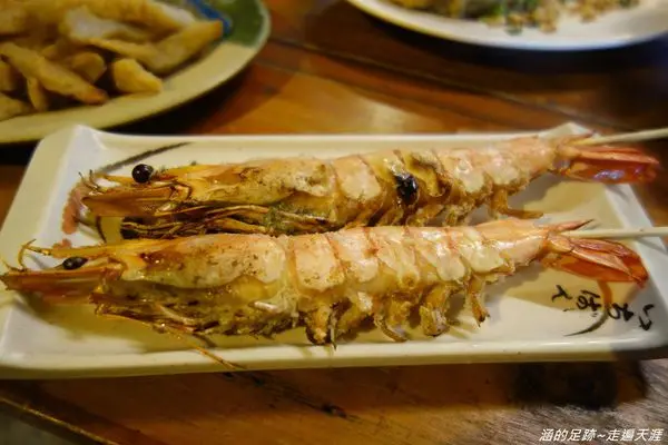 [食記] 台南 - 府城騷烤家 串燒、鍋物、熱炒 ~ 炭火現烤的好滋味(文末有食我App優惠活動)