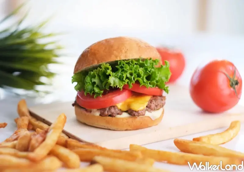 樂檸漢堡免費升級！樂檸漢堡薯條加大 飲料加大，職籃新北國王應援必吃。