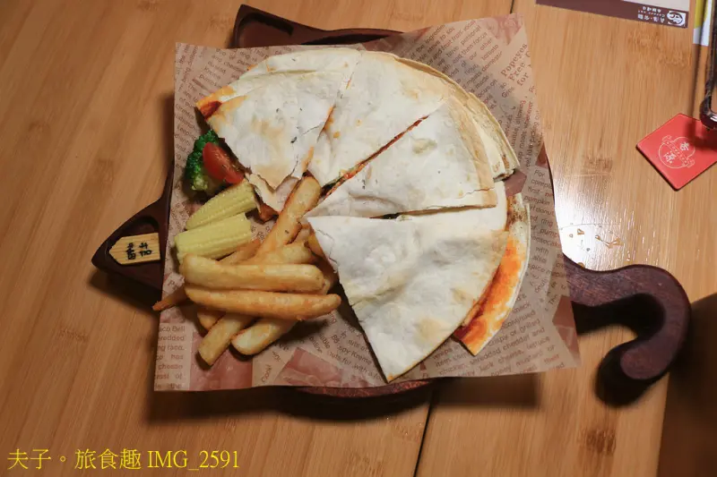 台南 赤崁東街日式宿舍 角落有貓 歷史建築變身寵物餐廳