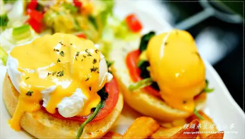 【食記/台北市】黃澄澄的半熟水波蛋，讓妳垂涎三尺♪♪鄰居家 NEXT DOOR♪♪ 