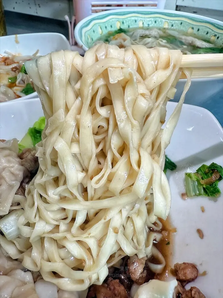 祐福手打餛飩 | 彰化和美麵店，手打的餛飩內餡，好吃Q彈，麻醬麵也是這招牌之一 @果果愛Fruitlove