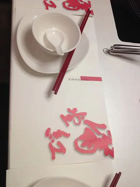 滿堂紅頂級麻辣鴛鴦火鍋-豪氣的牛肉片 吃免驚 大推薦