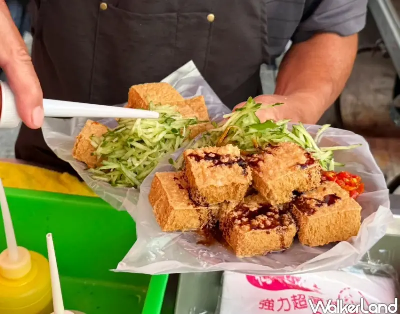 在地人瘋狂的台中臭豆腐！閻記臭豆腐 一週只開3天，60年老字號傳統好滋味。