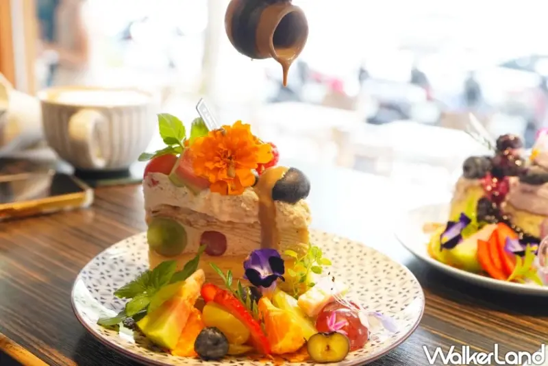 高評價台中烏日咖啡廳！FiMi後山小廚房 藍帶甜點師打造精緻甜點，芋泥香草千層必點。