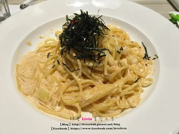 美食。餐廳│台北萬華區 西門町美食 隱藏在美國街二樓的咖啡廳 1861 caffe 義大利麵好好吃阿！  ❤ 跟著Livia享受人生 ❤