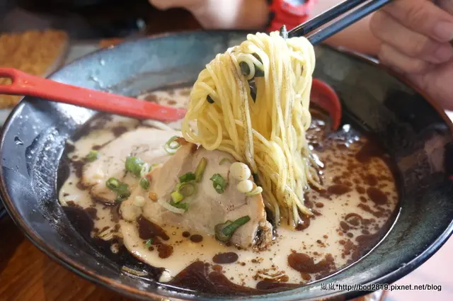 【宜蘭礁溪】樂山溫泉拉麵－趕快來體驗一邊泡腳一邊吃拉麵的樂趣吧！(首頁精選)