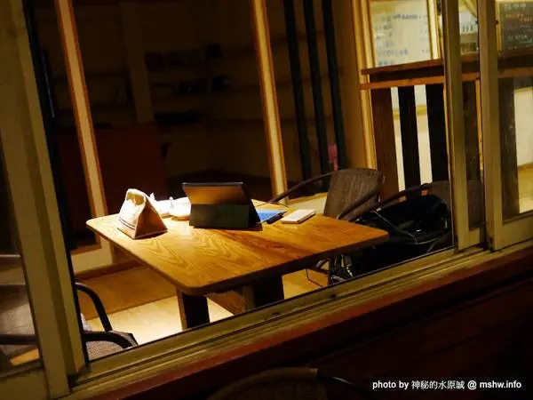 【食記】台中岳家庄夜景咖啡廳.夜生活@沙鹿東海藝術街&都會公園後山 : 以咖啡,輕食,披薩與鐵塔佐海線夜景…              