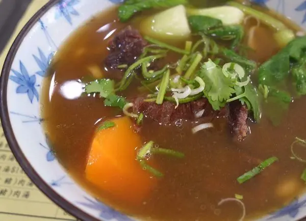 桃花源牛肉麵館 北方嗆鍋 麵Q 獅子頭 豬肉麵