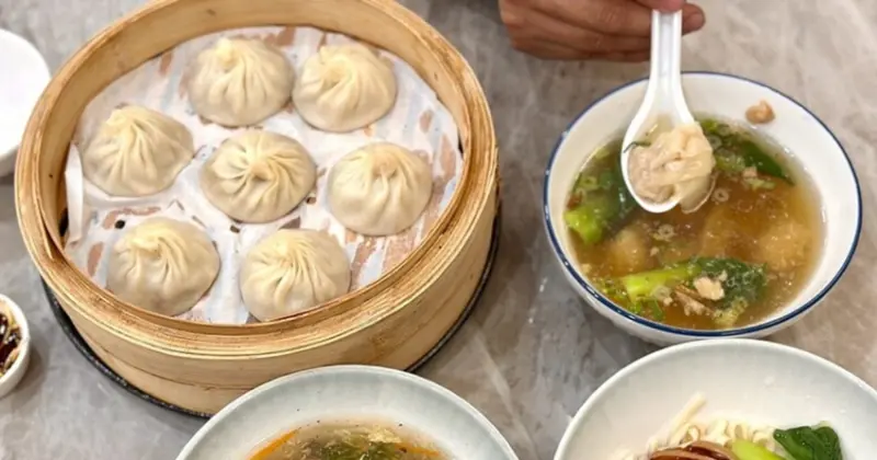台中精明商圈美食！錦蒸園 爆汁小籠湯包，大理石裝潢超文青。