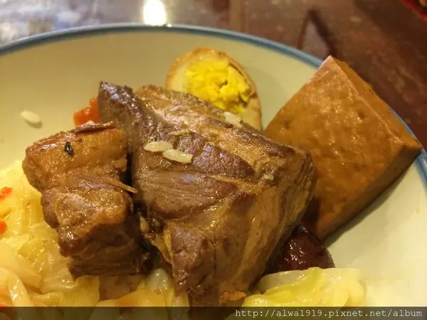 【台北中山捷運巷弄美食】超好吃的霸焢肉，霸焢肉祖傳三代滷汁！焢肉軟嫩油而不膩！